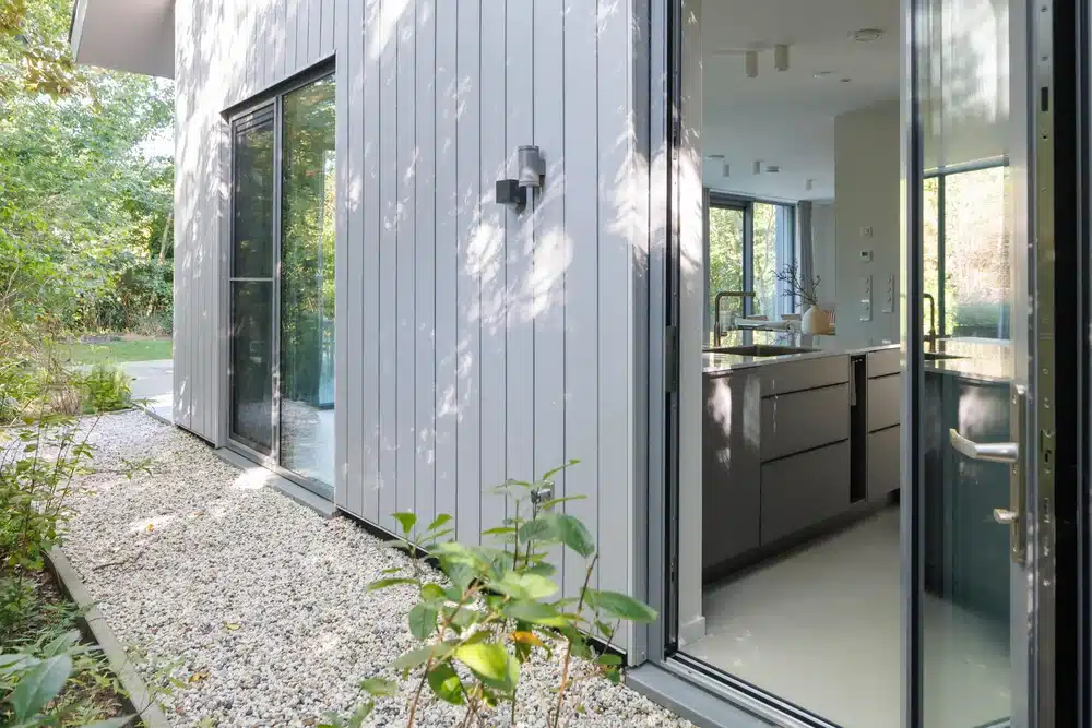moderne woning gevelbekleding buitenkozijn