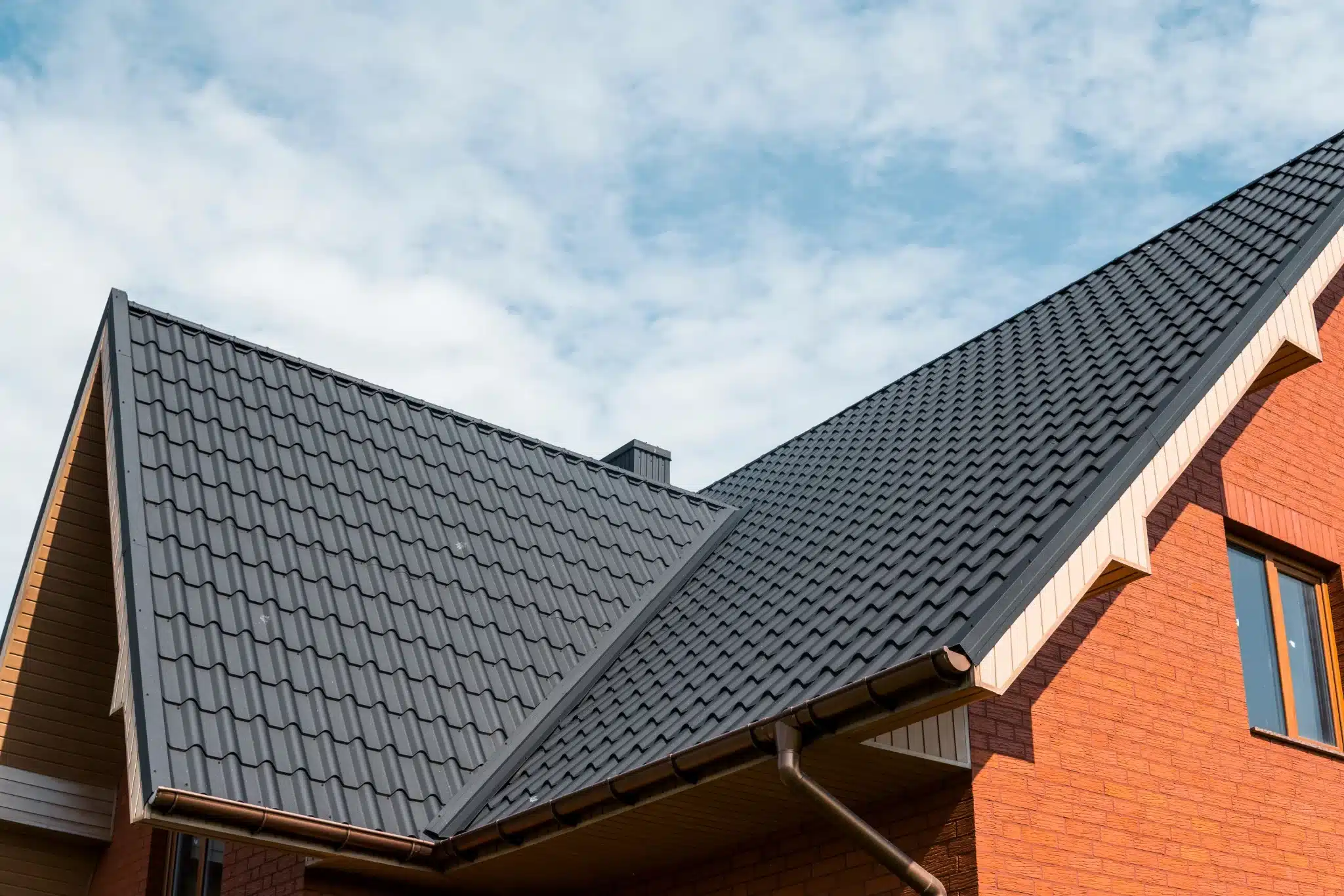 nieuw dakpannen dakrenovatie moderne woning